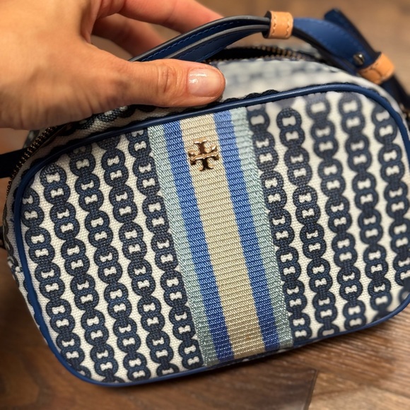 Tory Burch Handbags - Tory Burch Navy and Cream Crossbody Bag